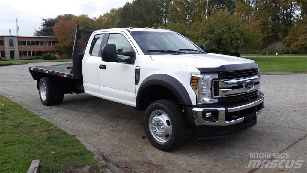 Ford F-550 Flatbed / Dropside trucks