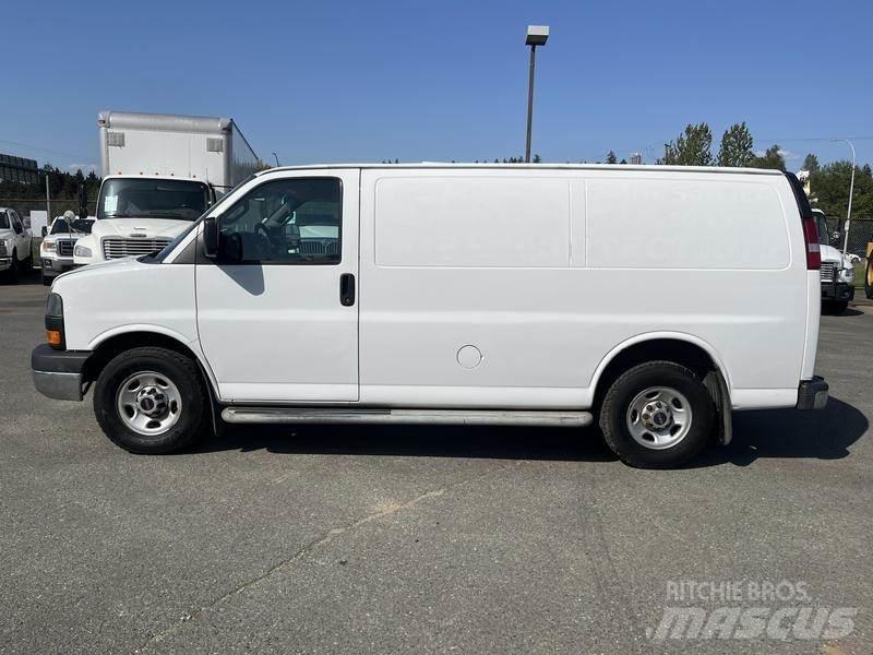 GMC Savana Panel vans