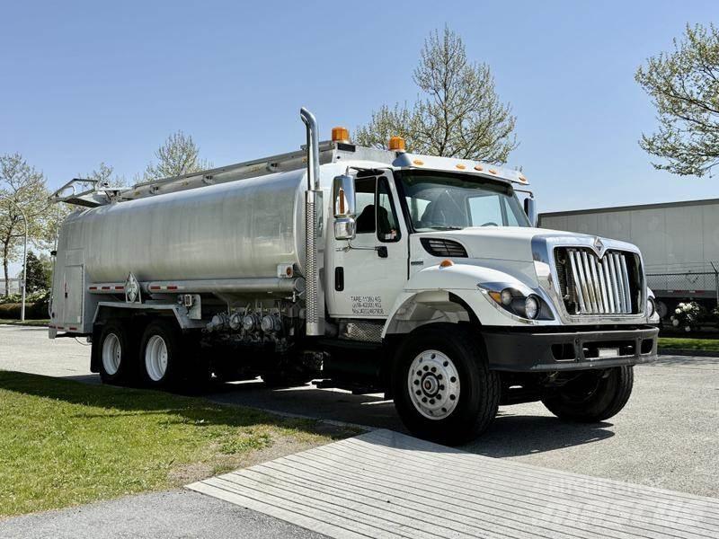 International 7500 Tanker trucks