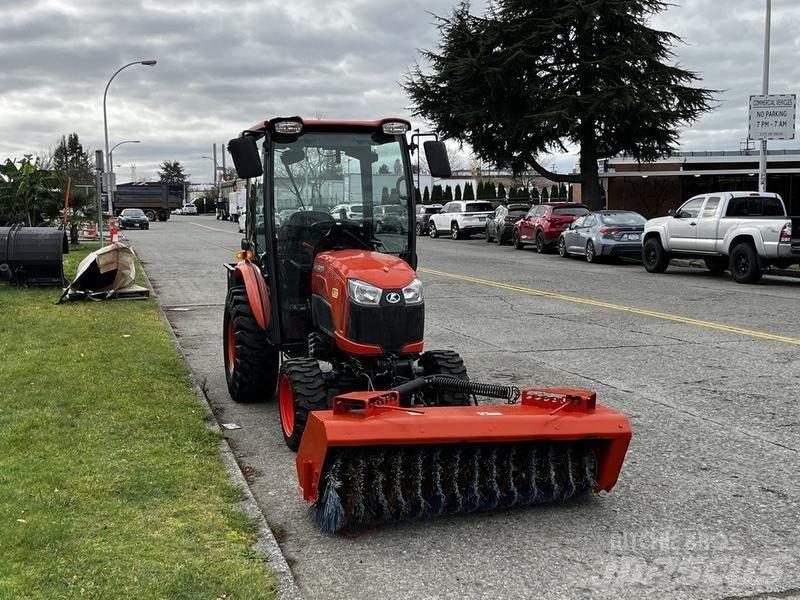 Kubota B2650 Sweeper trucks
