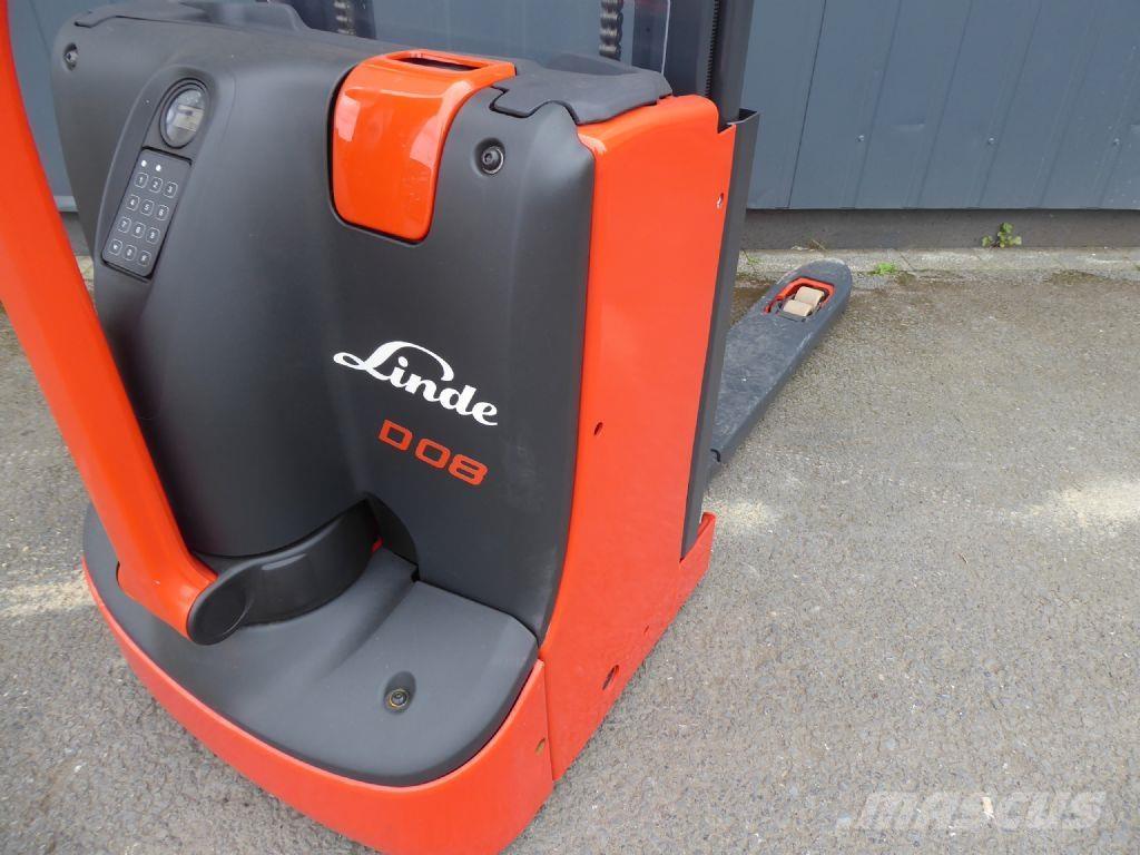 Linde D08 Pedestrian stacker