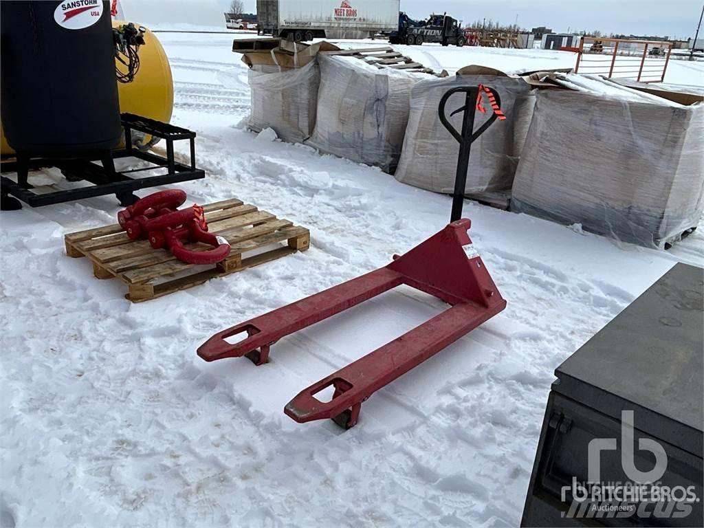  4410 lb Pallet racks
