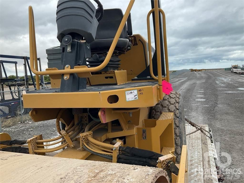 CAT CS44 Soil compactors