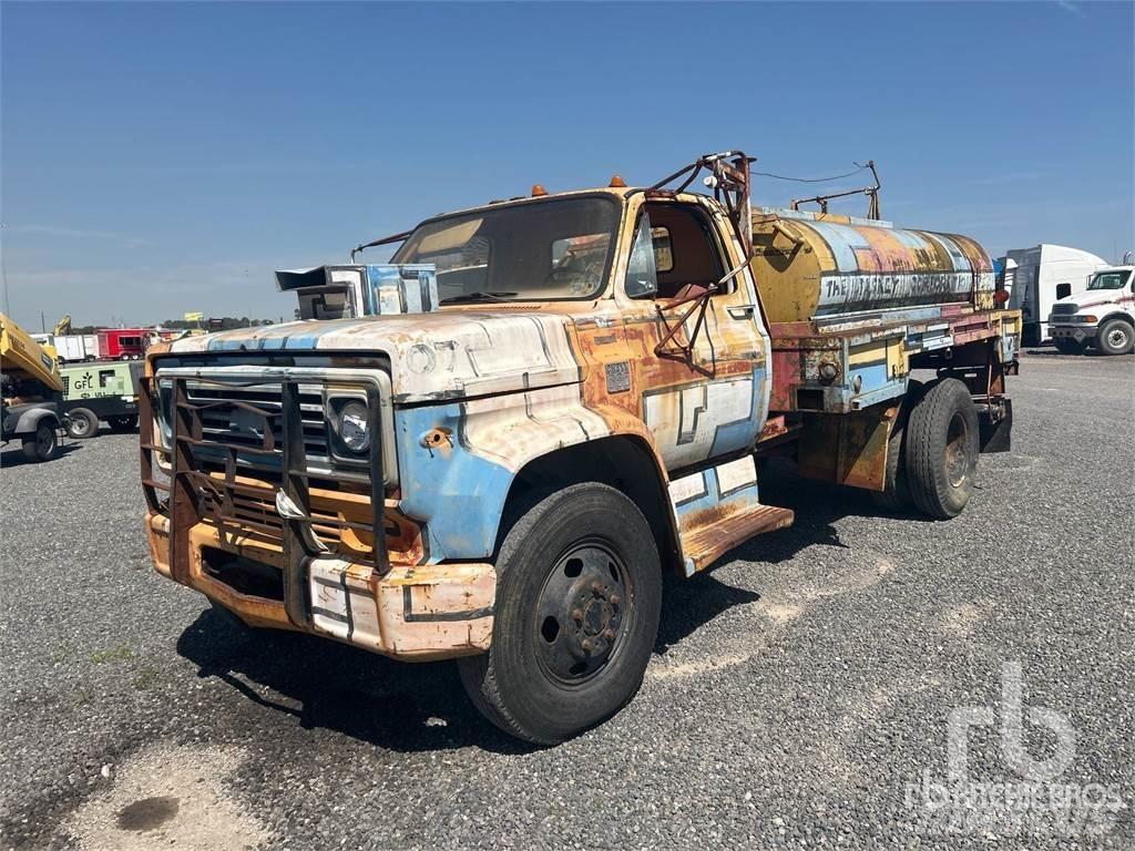 Chevrolet C60 Water bowser