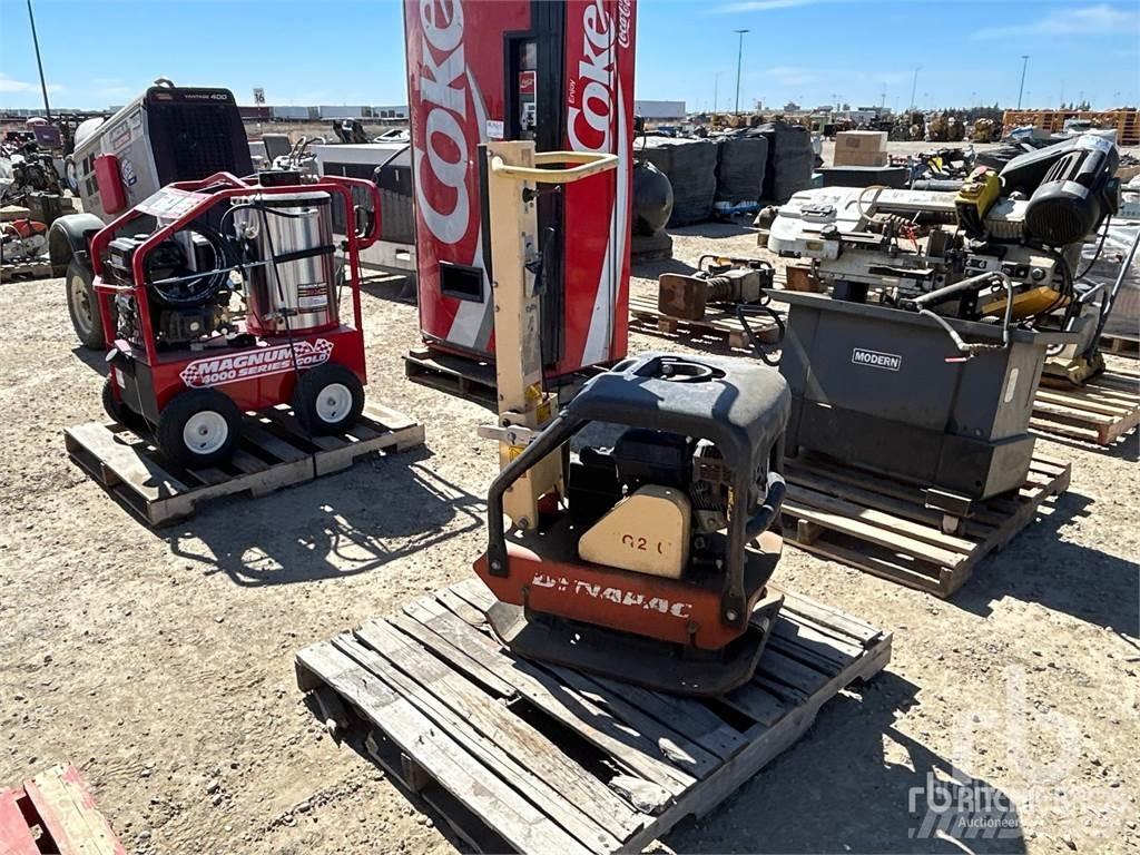 Dynapac LG200 Plate compactors