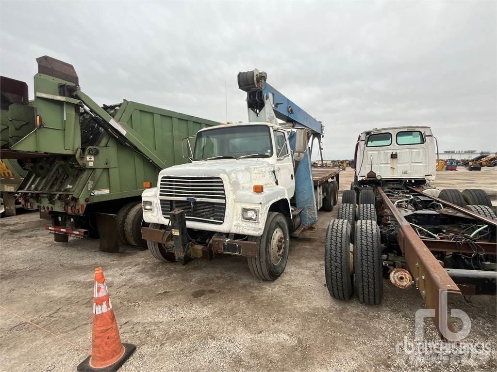 Ford LNT8000 Truck mounted cranes