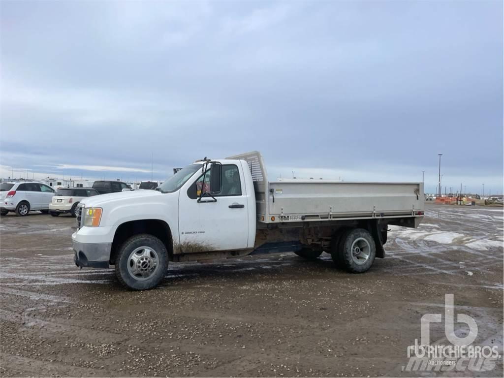 GMC 3500HD Flatbed / Dropside trucks