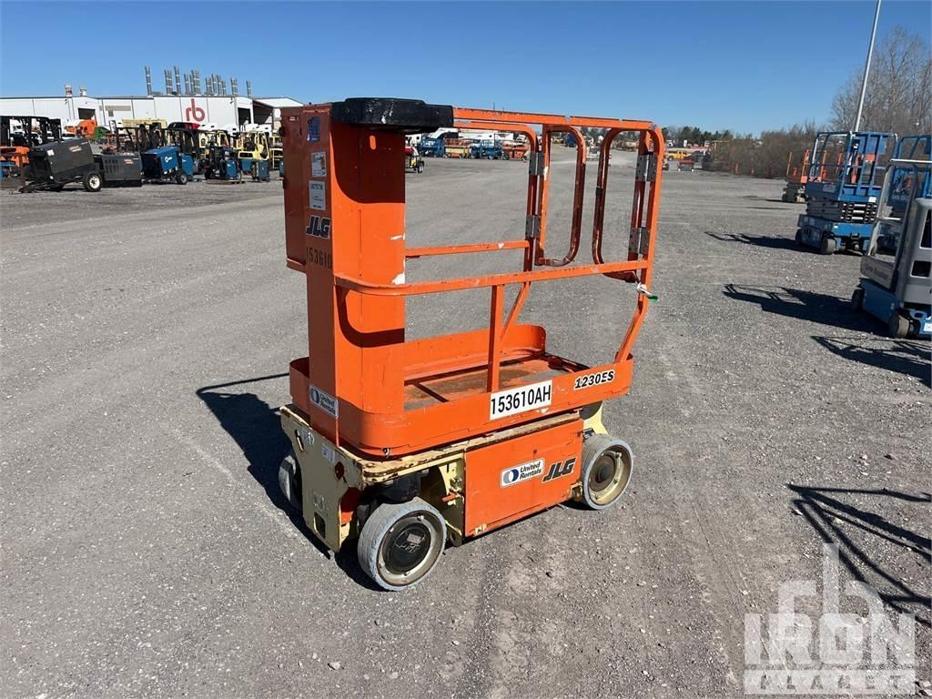 JLG 1230ES Articulated boom lifts