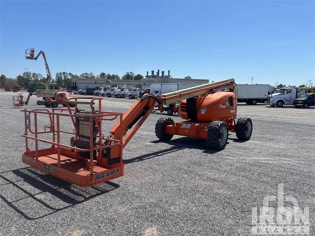 JLG 600AJ Articulated boom lifts