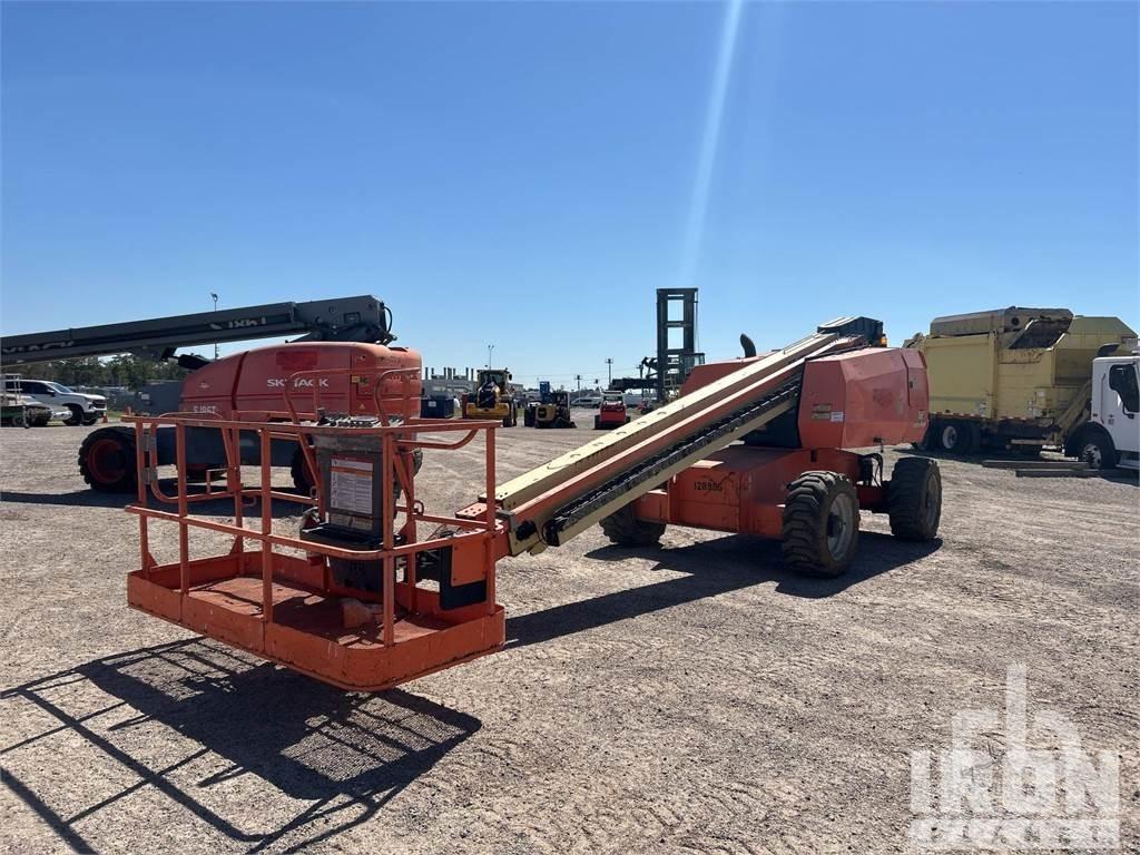 JLG 600S Articulated boom lifts