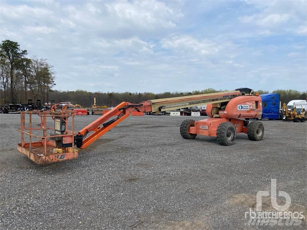 JLG 660SJ Articulated boom lifts