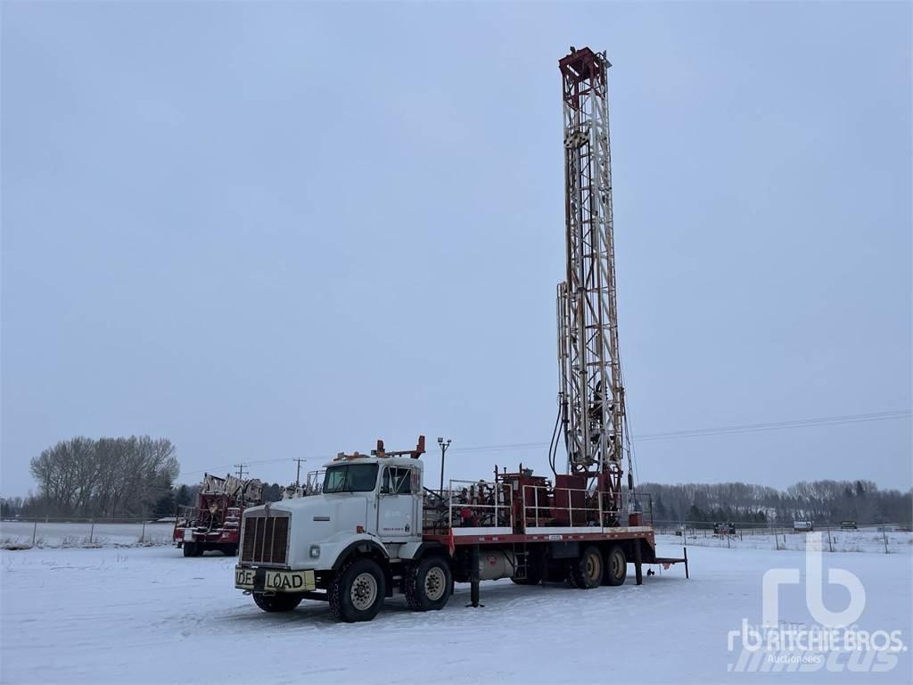 Kenworth T800 Truck mounted drill rig