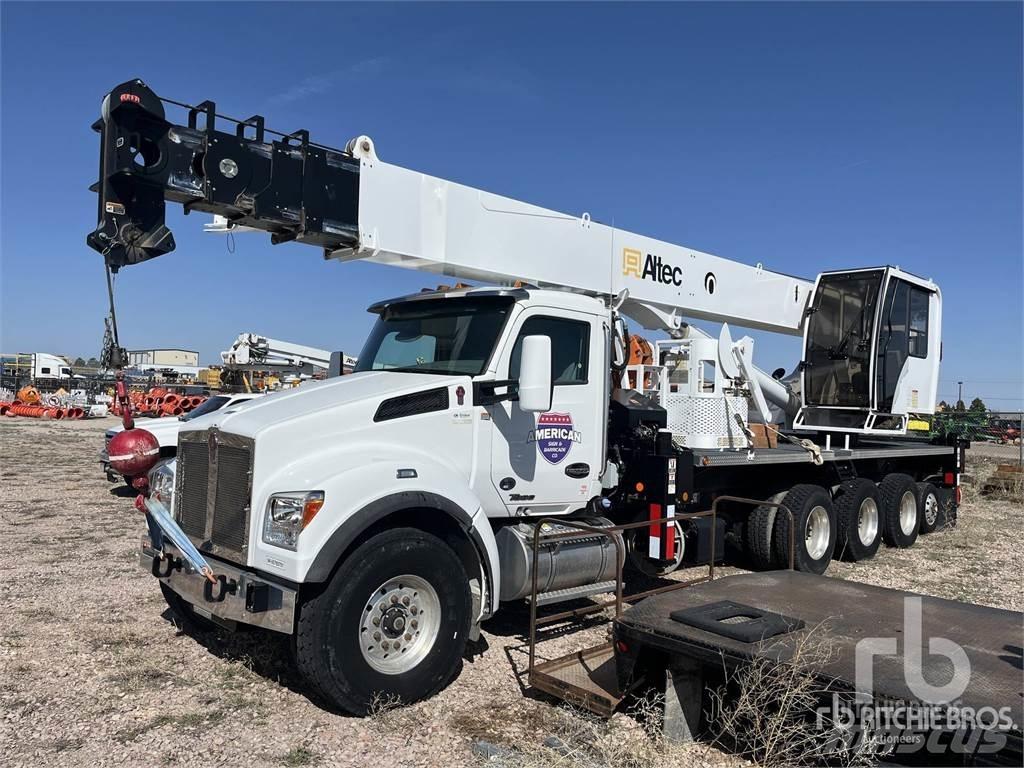 Kenworth T880 Truck mounted cranes