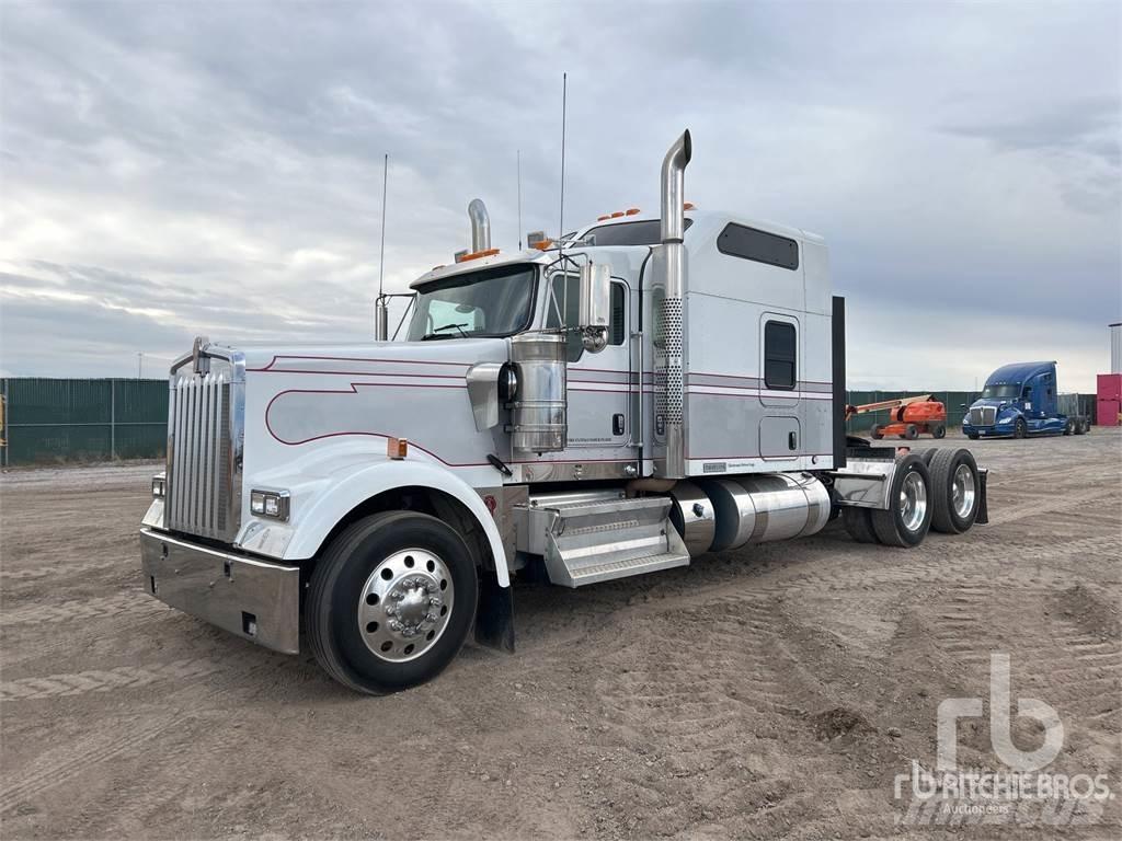 Kenworth W900 Prime Movers