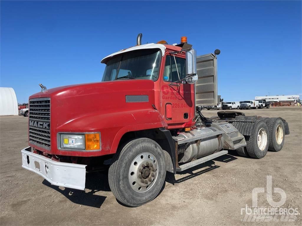Mack CH600 Prime Movers