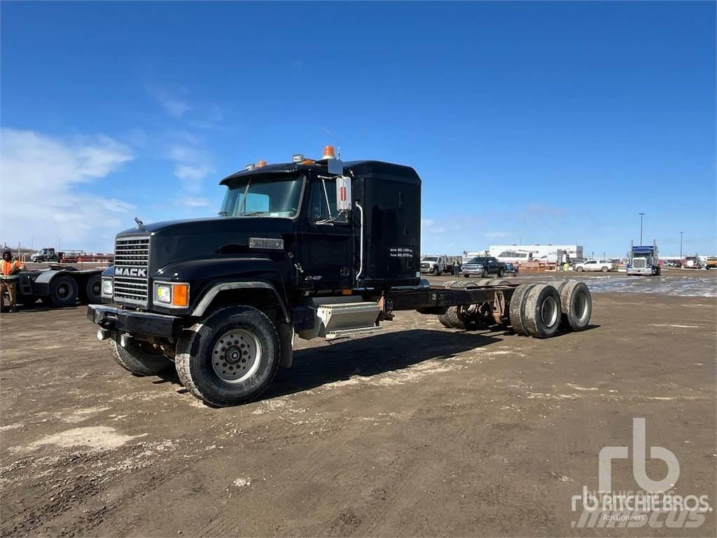 Mack CH613 Chassis Cab trucks
