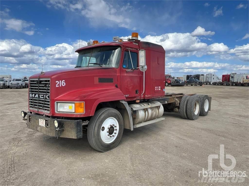 Mack CH613 Chassis Cab trucks