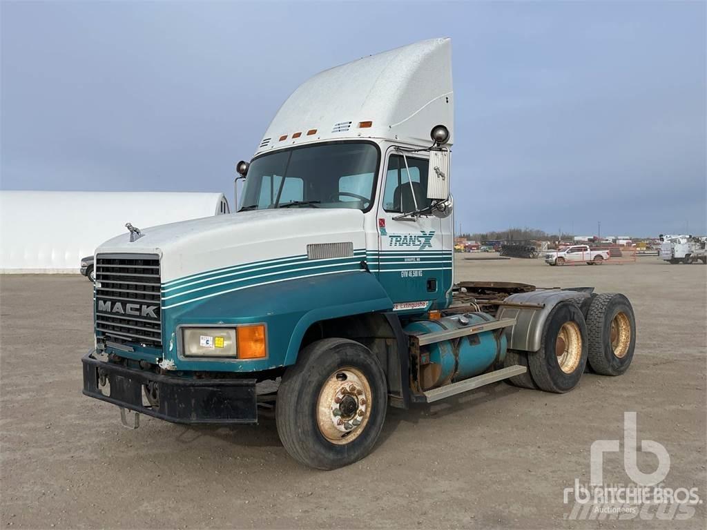 Mack CH613 Prime Movers