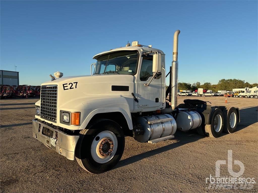 Mack CHU613 Prime Movers