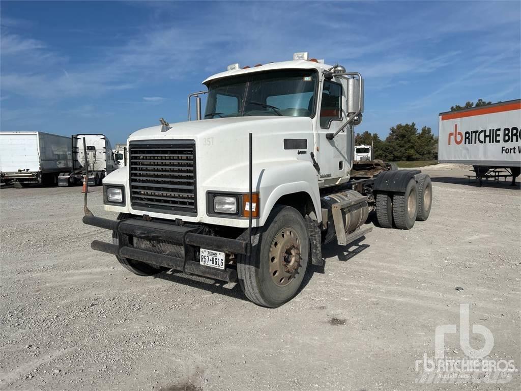 Mack CHU613 Prime Movers