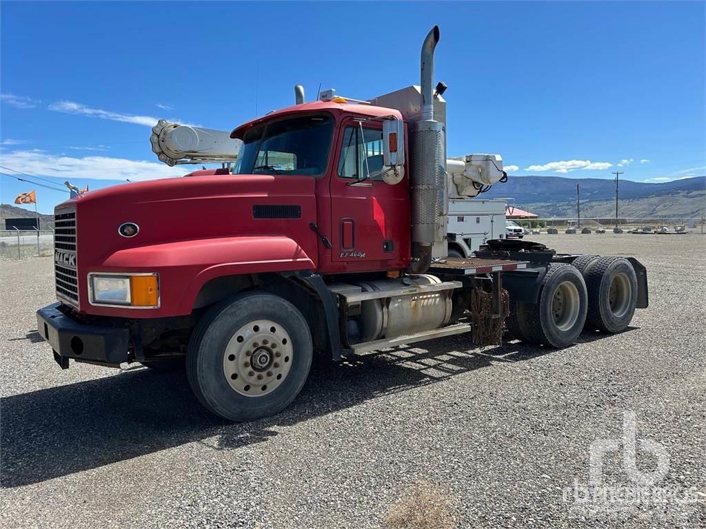 Mack CL713 Prime Movers
