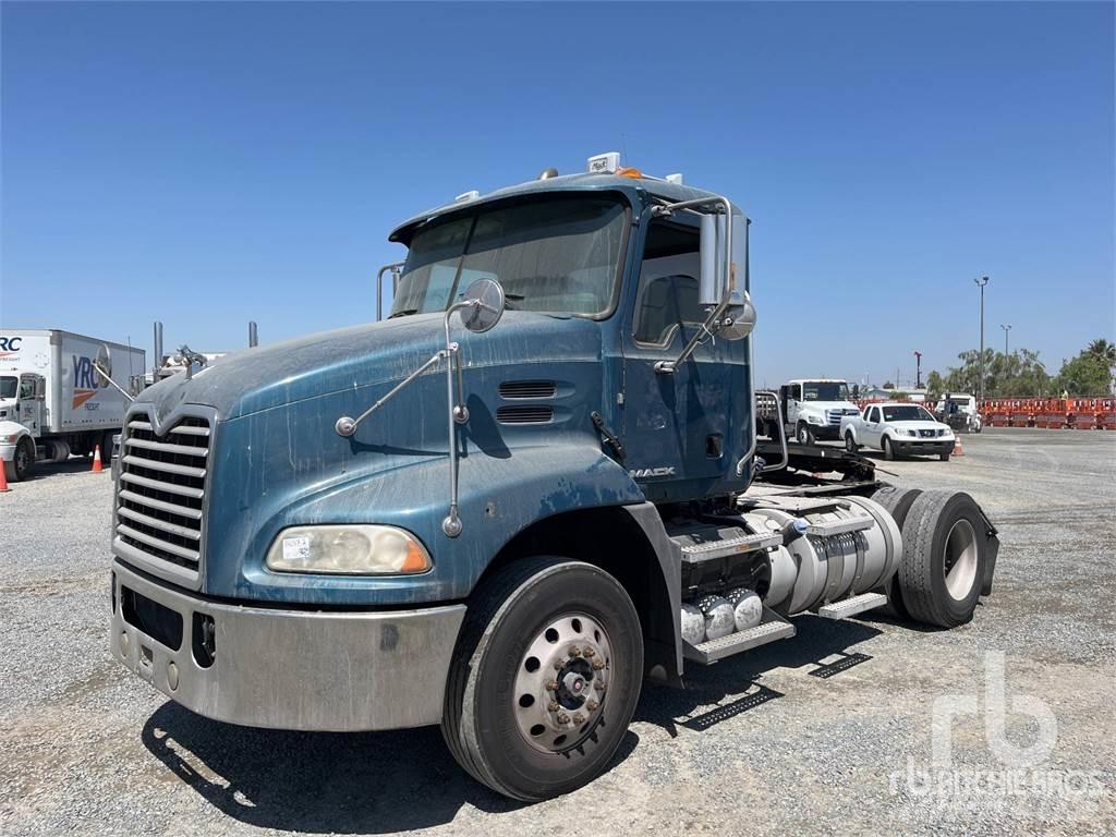 Mack CXU612 Prime Movers