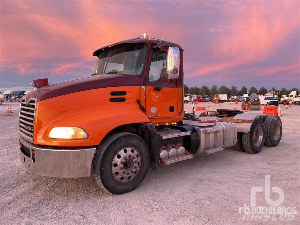 Mack CXU613 Prime Movers