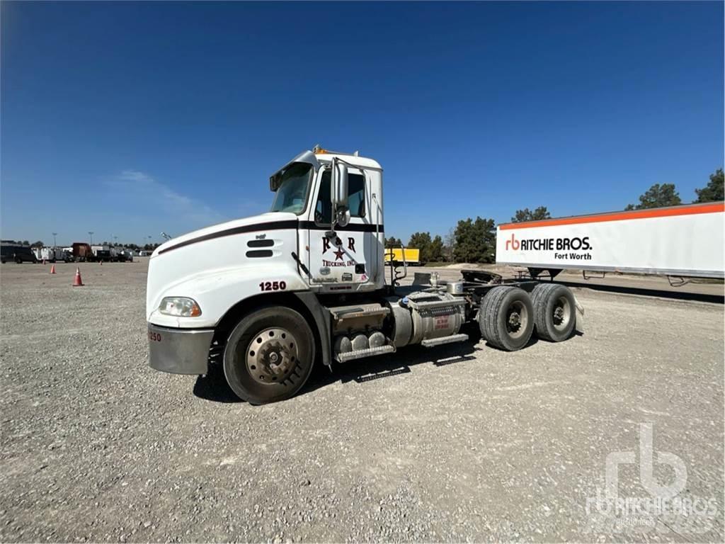 Mack CXU613 Prime Movers