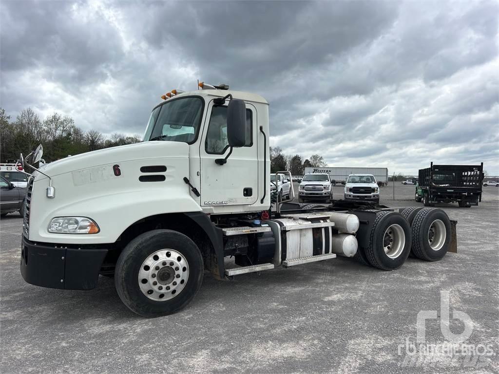 Mack CXU613 Prime Movers