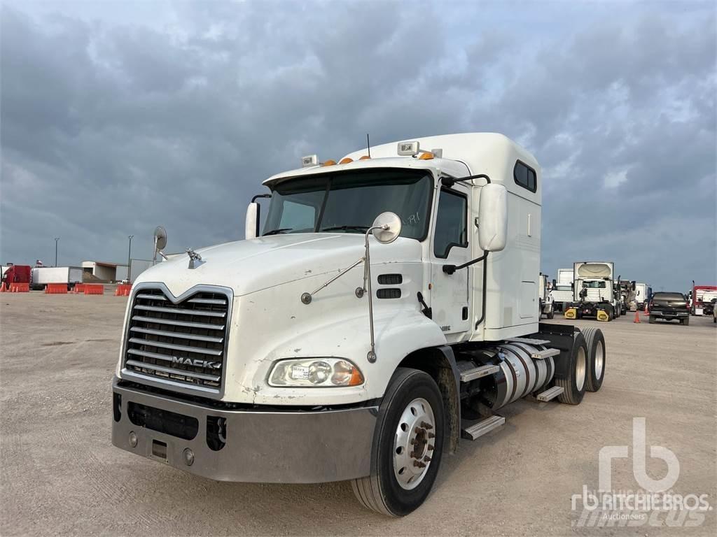 Mack CXU613 Prime Movers