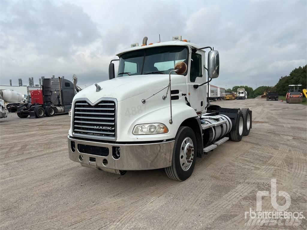Mack CXU613 Prime Movers
