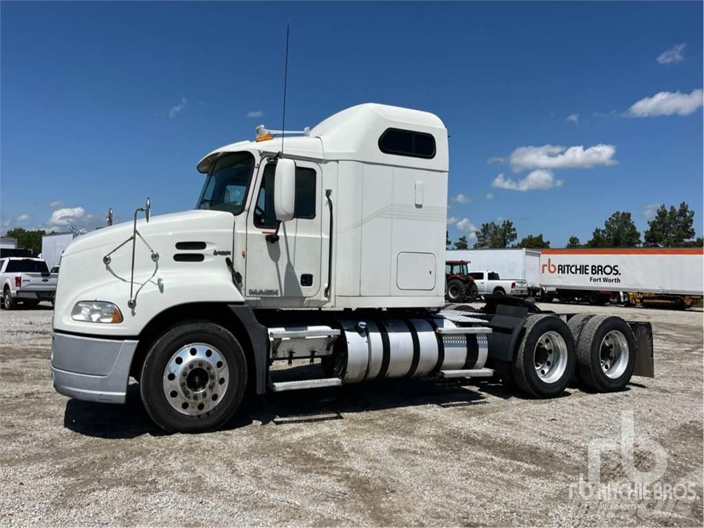 Mack CXU613 Prime Movers