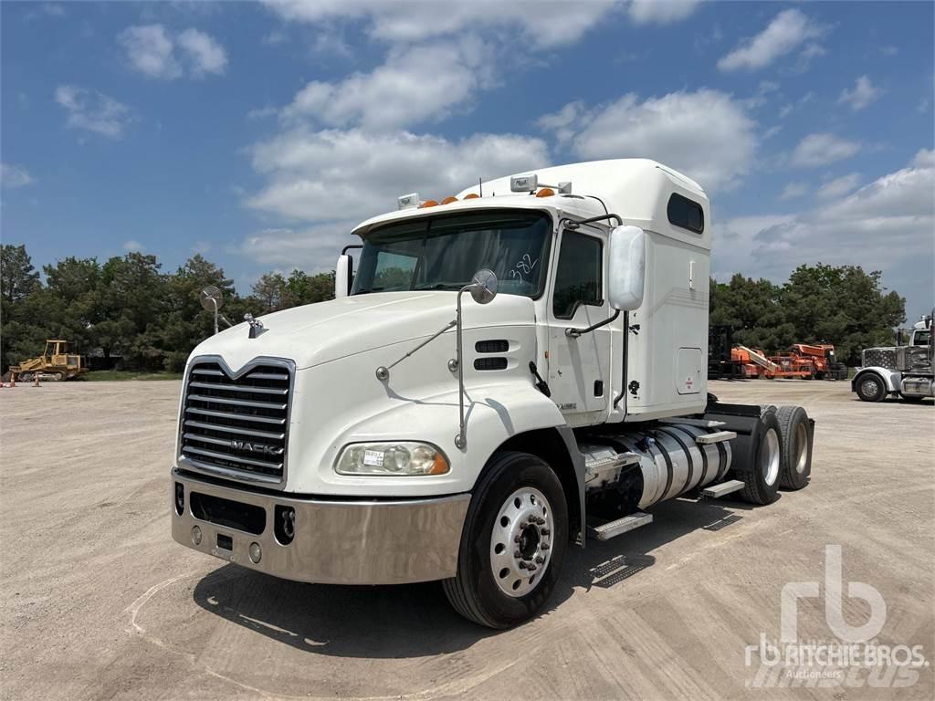 Mack CXU613 Prime Movers