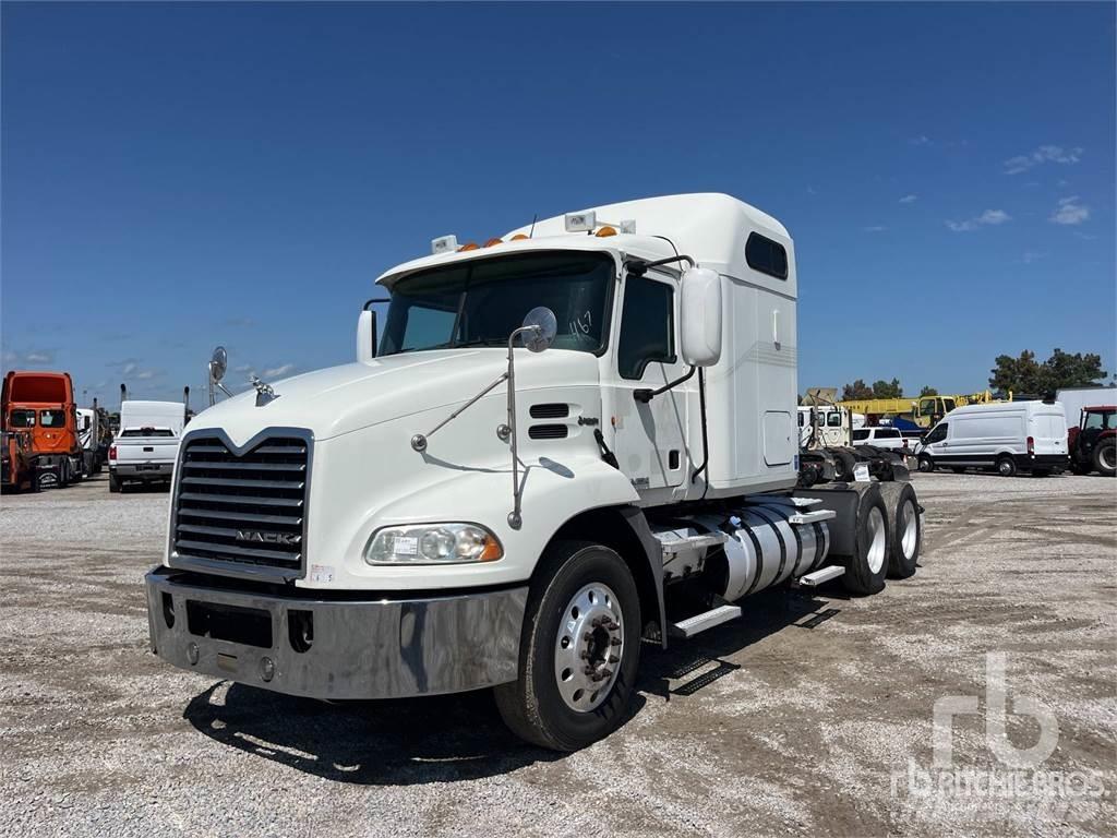 Mack CXU613 Prime Movers