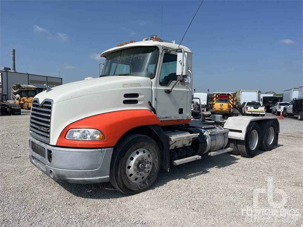 Mack CXU613 Prime Movers