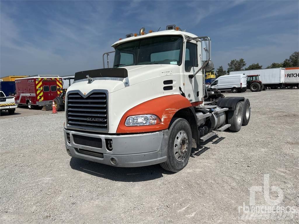 Mack CXU613 Prime Movers