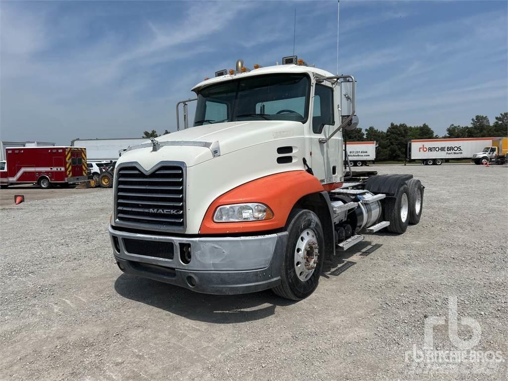 Mack CXU613 Prime Movers