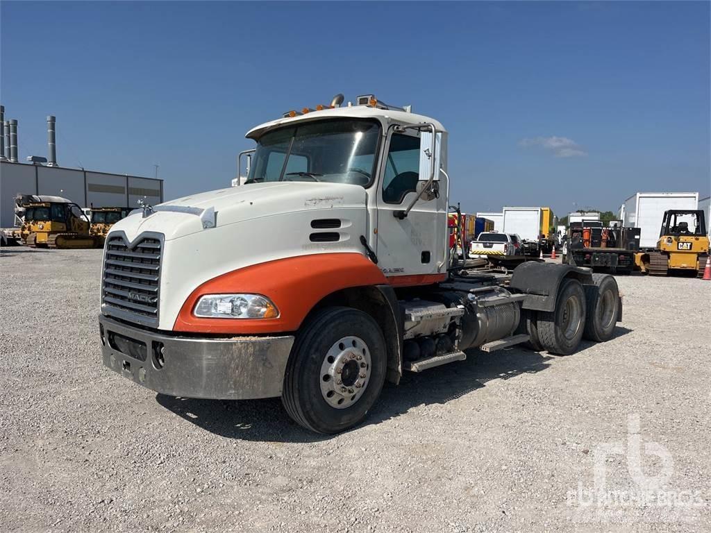 Mack CXU613 Prime Movers