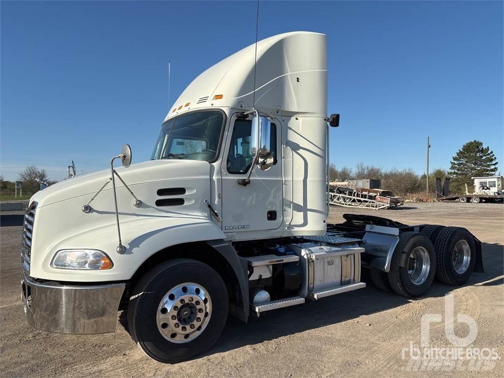 Mack CXU613 Prime Movers