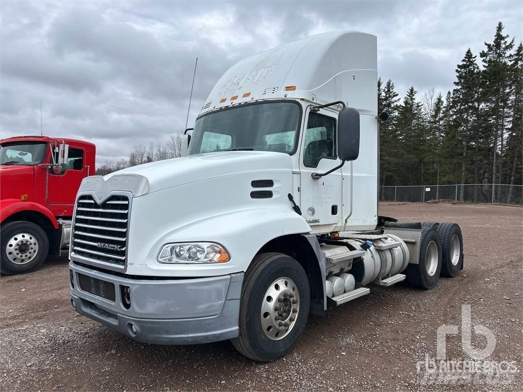 Mack CXU613 Prime Movers