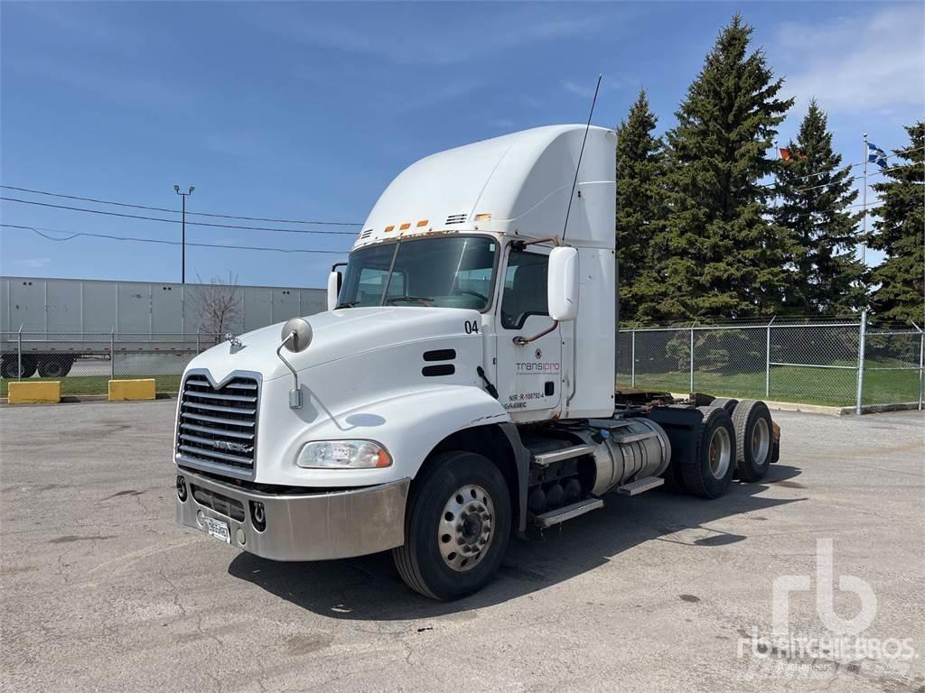 Mack CXU613 Prime Movers