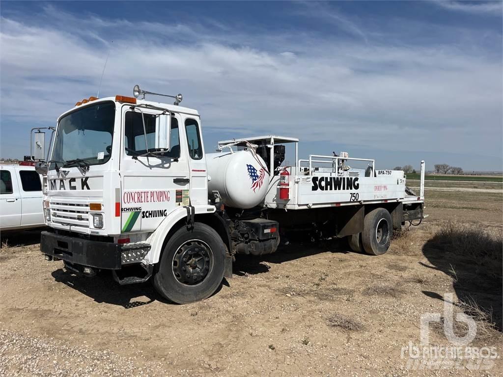 Mack MS200 Concrete trucks
