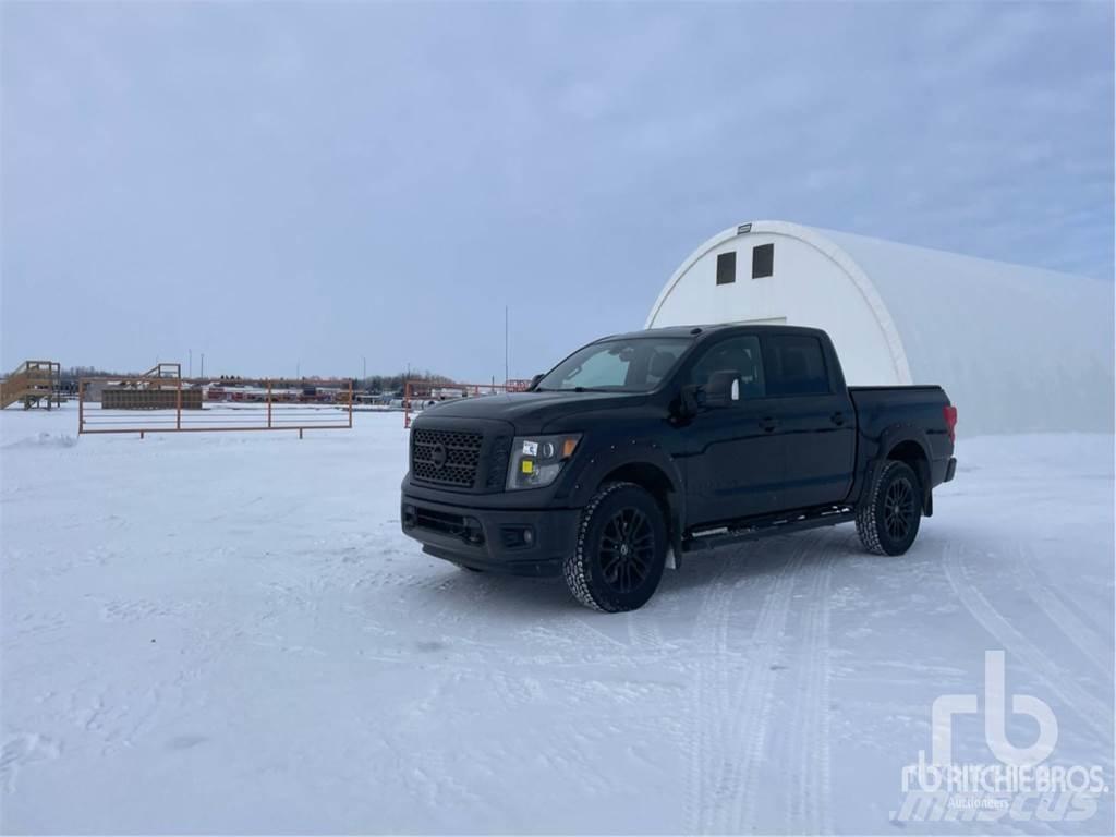 Nissan TITAN Pick up/Dropside