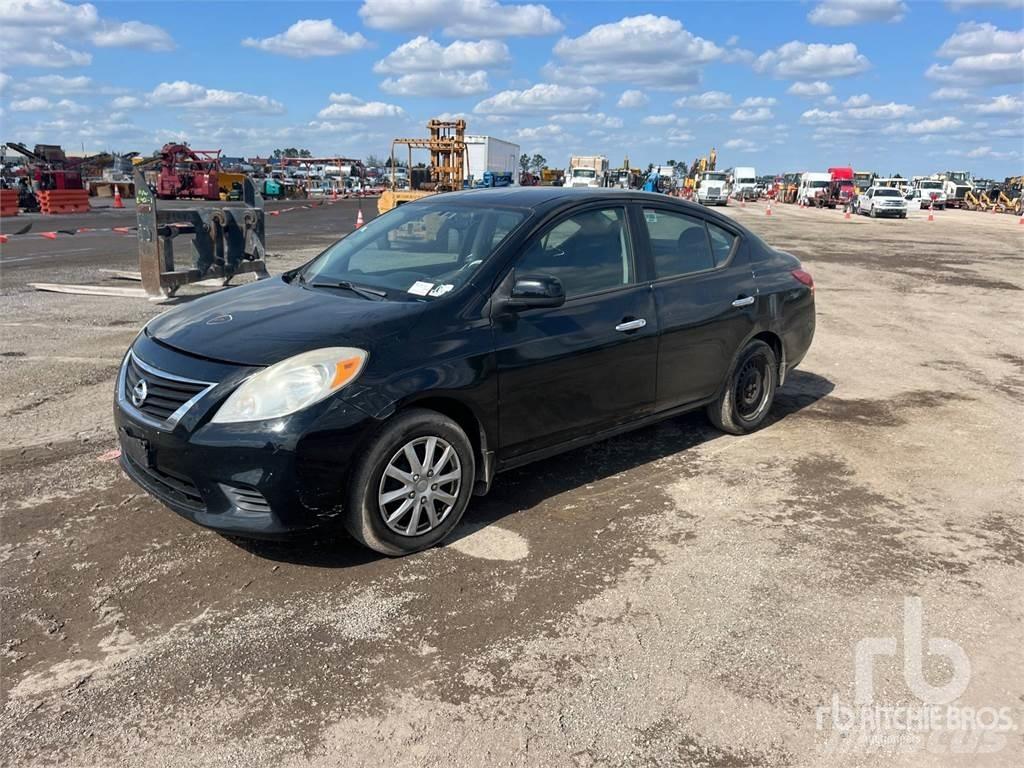 Nissan VERSA Cars