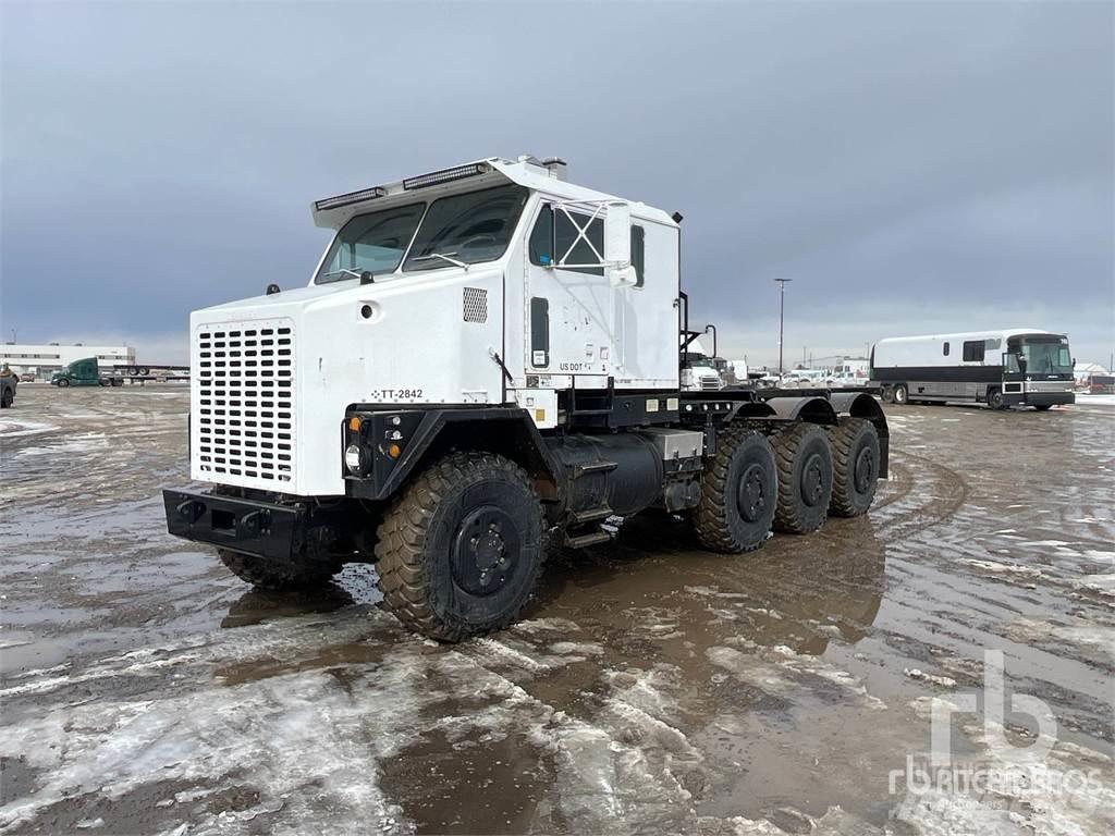 Oshkosh M1070 Beavertail Flatbed / winch trucks