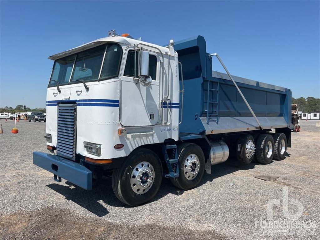 Peterbilt 362 Tipper trucks