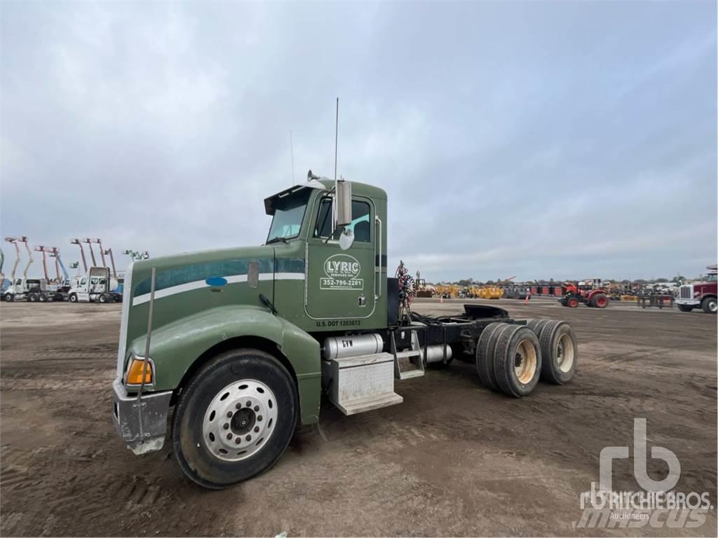 Peterbilt 385 Prime Movers