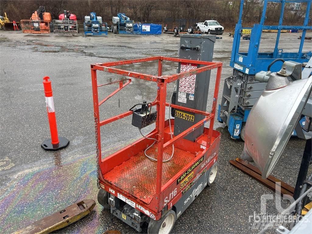SkyJack SJ16 Articulated boom lifts