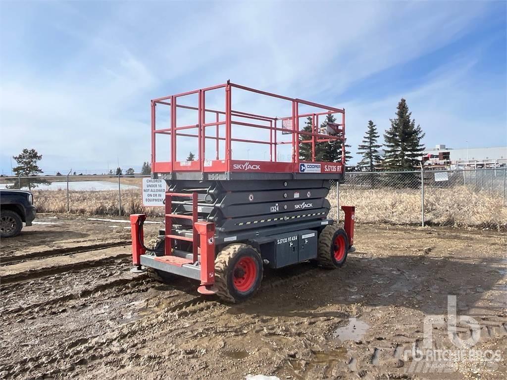 SkyJack SJ7135 Scissor lifts