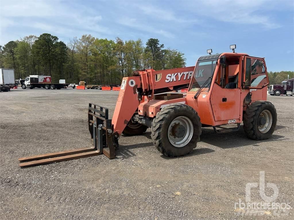 SkyTrak 8042 Telescopic handlers